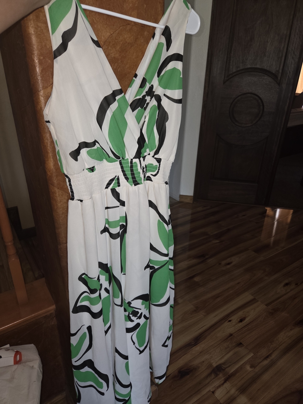 Sleeveless V-Neck Floral Jumpsuit in White and Green S/M//L
